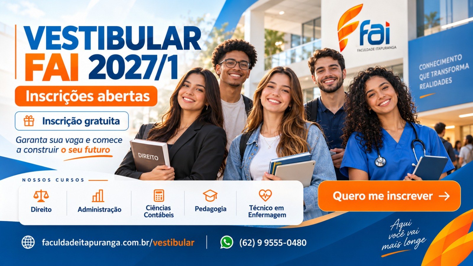 Estudantes da FAI em frente ao prédio da faculdade